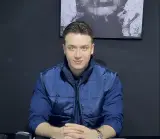 تعليقات إعجاب على صورة طبيب وسيم تجر عشرات النساء المتزوجات لمحاكم الطلاق